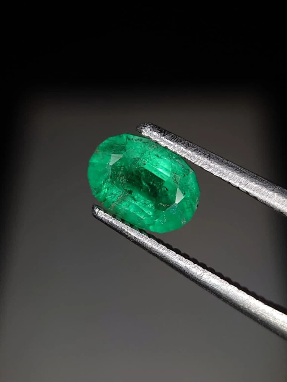 0.8ct Natural Oval Faceted Panjsher Emerald from Afghanistan — view 3